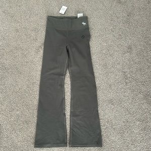 Girl’s Abercrombie flare leggings